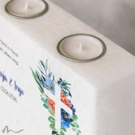 Hochzeitskerze breites Holzelement Florales Kreuz Blau 20 x 20 cm